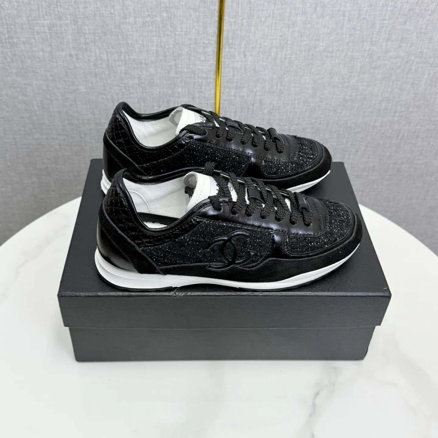 👟👟Ex-factory price 560👟👟Chanel Panda Shoes! 2025 counter's top casual sports shoes. This classic design; the upper is electro-embroidered with a variety of techniques; the outsole is fashionable and sporty; the unusual inclusion of a variety of color matching elements... The diversified mix and match is very good-looking and versatile, and can be used for leisure, fashion, sports, and outdoor... ꫛꫀꪝ Go➫ Materials: ❶Upper made of: original imported first-layer silk cowhide + original waterproof cloth + original first-layer cowhide ❷Inner lining: Original Yangli+wang ❸ Outsole based on: Original TPU combination outsole Counter boutique packaging complete set for women 35–41